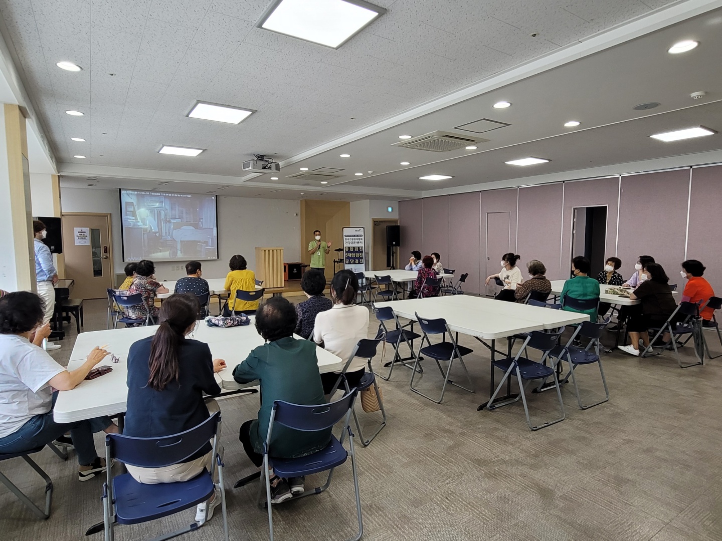 전주 중부노인복지센터 건강캠페인(3차) 사진