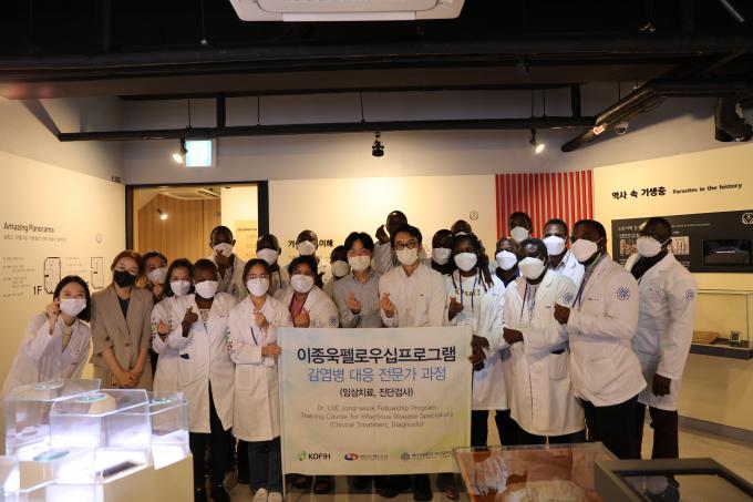 메디체크연구소, 개발도상국 의료진에 기생충병 진단교육 실시 사진