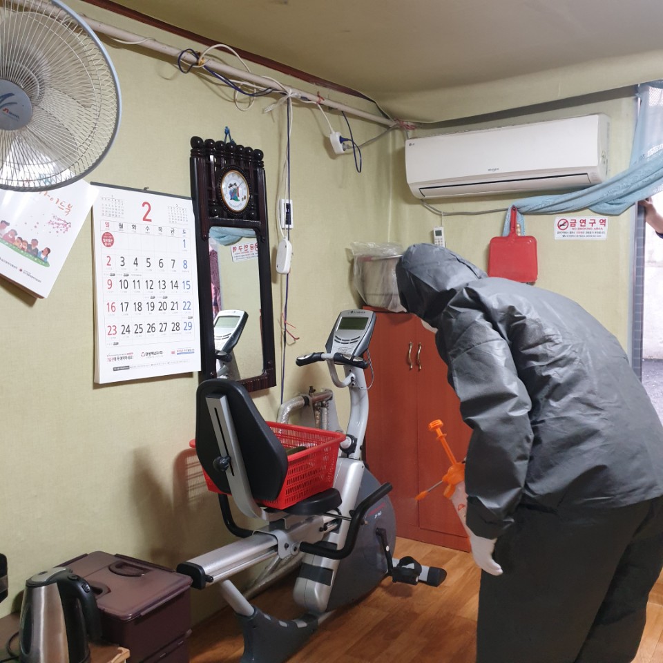 5. 15. 신천3동 경로당 방역 실시 사진