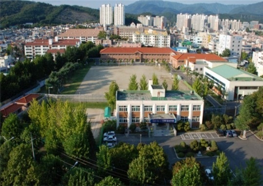 읍내중고등학교 전경